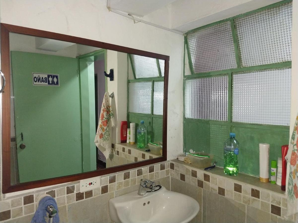 Habita Estudios Laureles Медельин Экстерьер фото