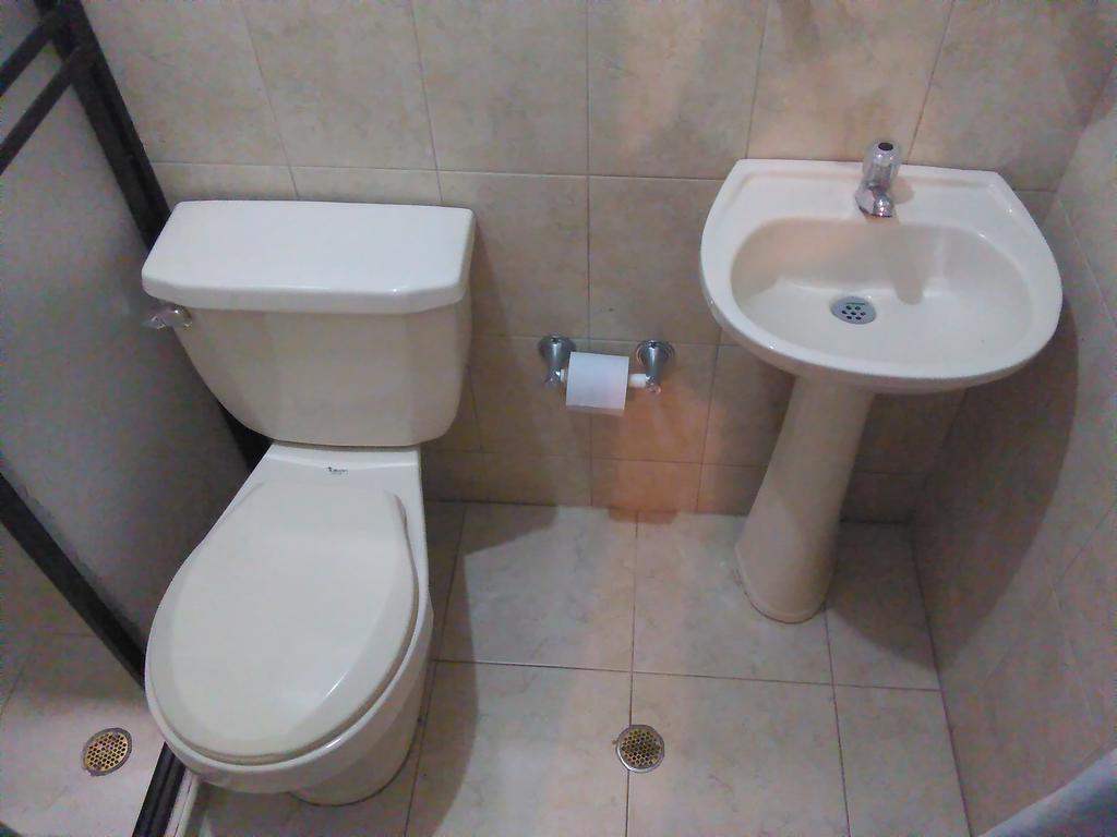 Habita Estudios Laureles Медельин Экстерьер фото